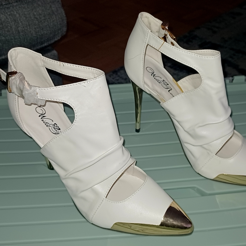 Shoes - Picture 10 of 12